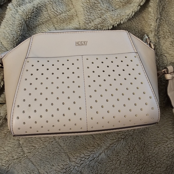 NWOT DKNY CAMERA BAG - Picture 2 of 9